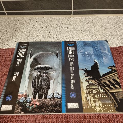 Batman Earth One og Batman Earth One Volume Two