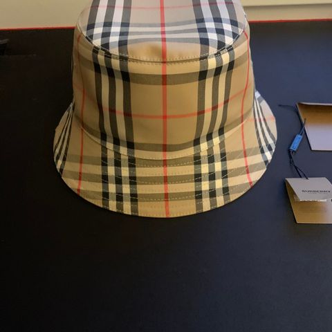 Burberry vintage checked bucket hat