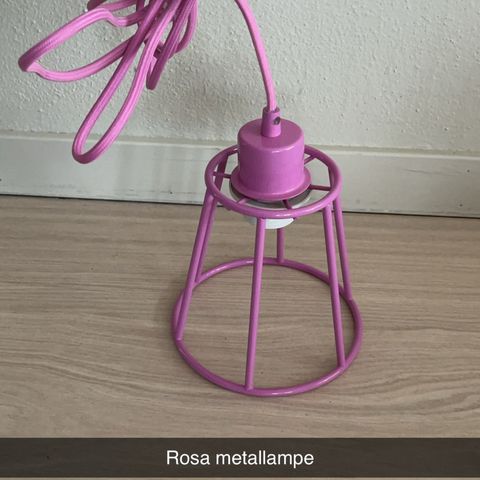 Lekker, rosa lampe. Pent brukt. Har 6stk.