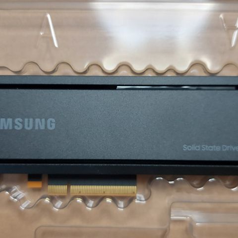 Samsung PM1735 MZPLJ6T4HALA - SSD - 6,4 TB - PCIe-kort (HHHL) - PCIe 4.0 x8