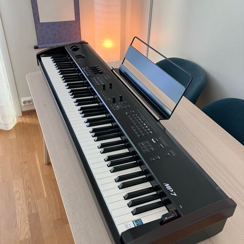 Strøkent Kawai MP7 Stage Piano m/ stativ