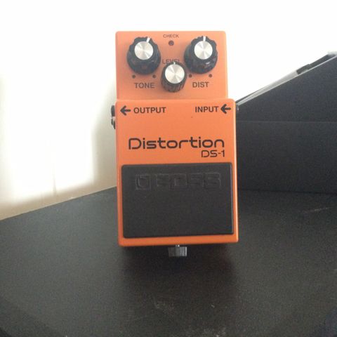 Nesten ubrukt boss ds1 pedal