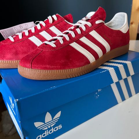 Adidas city series Napoli Size UK 10