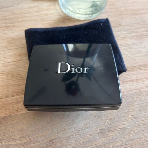 Dior brukt ansikt rouge poison matte 962