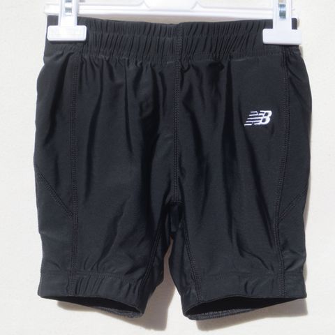 NY treningsshorts fra NEW BALANCE, str. 140-152 (10-12 år)