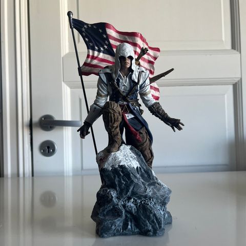 Assassin’s Creed 3 Freedom Edition Connor Statue