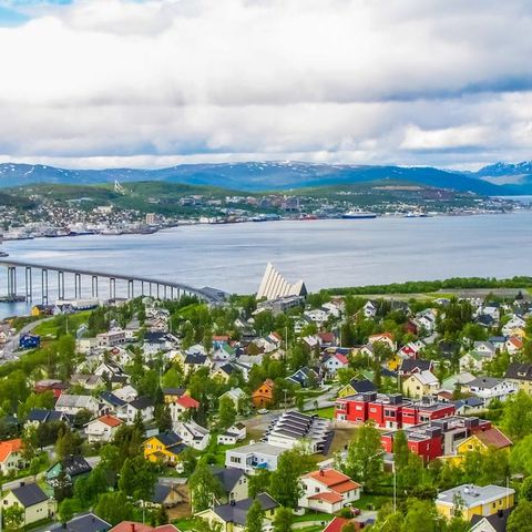 Flybilletter Widerøe: Bergen - Tromsø under Midnight Sun Marathon!