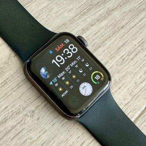Smart klokke Apple Watch SE 2. generasjon 40 mm GPS Black Aluminium