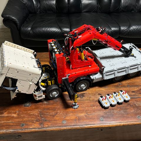 Lego MOC-8800 Crane Truck