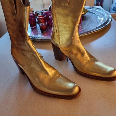 cowboy boots størrelse 40 kr.2000