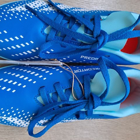 ADIDAS  PREDATOR  Fotballsko  Str  35. UBRUKT