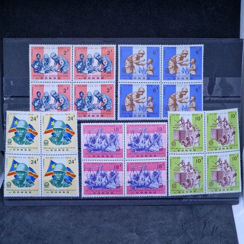 Fransk Kongo 1960-tallet - Army Medics - MNH - 20 frimerker - 4 Kvartblokk sett