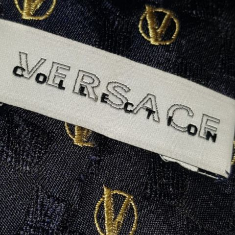 Ny pris...VERSACE Slips Selges billig