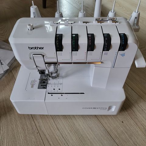 Brother CV3550 coverstitch med topstitch og kantbåndsapparat selges