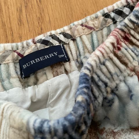 Str 80 (1 år). Burberry fôret vellour bukse til jente