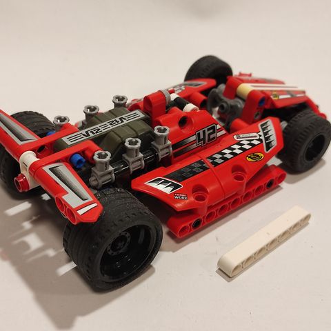 Race Car (42011) fra Lego Technic