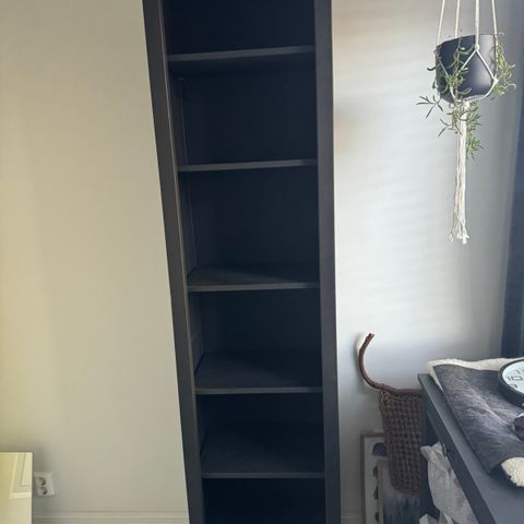 Bokhylle «Hemnes» fra IKEA