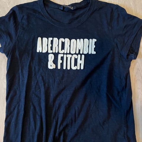 Abercrombie & Fitch t-skjorte