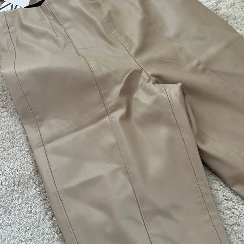 Beige "skinn" bukse Zara ubrukt