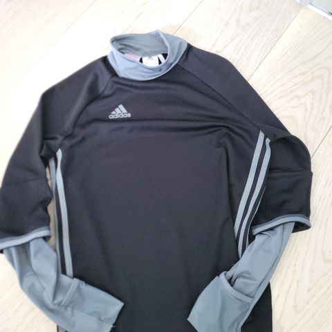 Adidas treningsgenser.