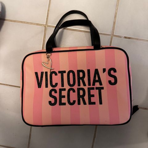 Victoria's secret toalettmappe med innhold