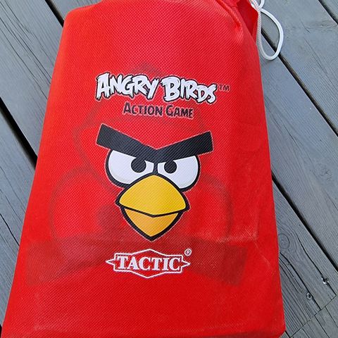 Angry birds, morsomt spill til f.eks lek ute selges.