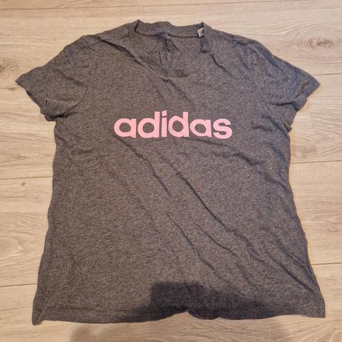 Adidas tskjorte