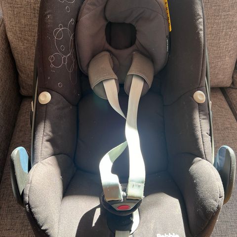 Maxi-Cosy Pebble 360, black Babybilstol med isofix base