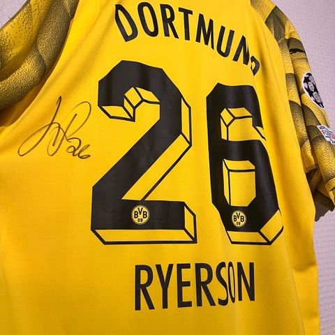 Signert Ryerson Borussia Dortmund 23/24 cup drakt (XL)