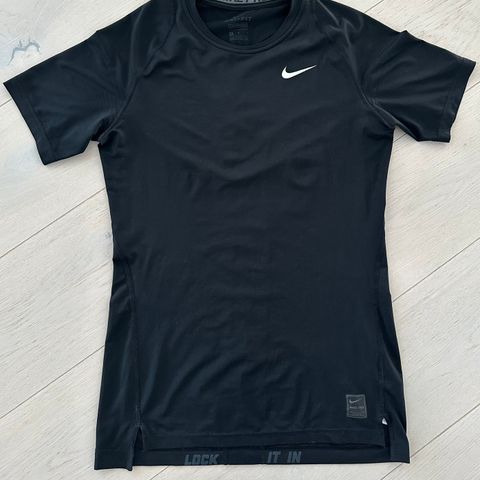 Nike trenings T-shirt str M