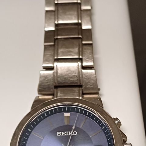 Seiko Kinetic Titanium Sapphire Crystal 5M62 0BE0