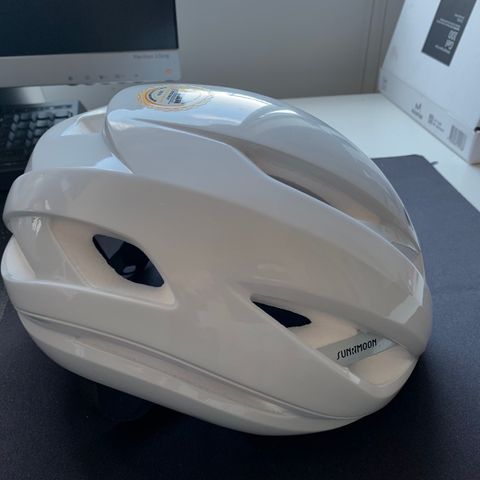 Skjelden! Sunrmoon Aero Helmet (M)