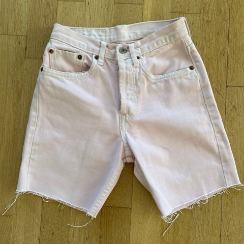 Levis 501 vintage shorts i lys rosa, str 25"