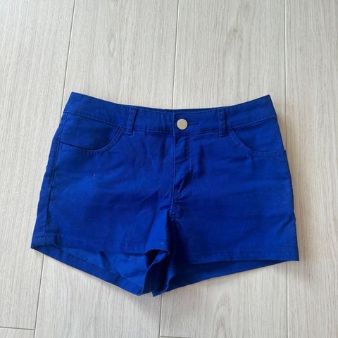 Shorts fra H&M - DIVIDED