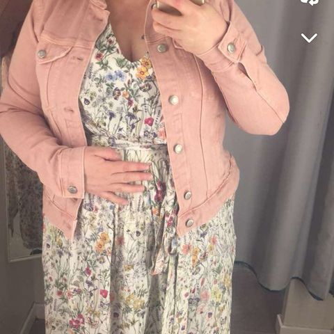 Noen som selger denne kjolen?