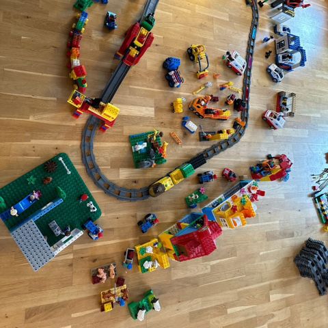 Lego Duplo 23kg MYE BRA SELGES BILLIG!