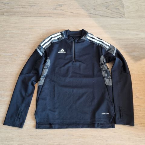 Adidas half zip treningsgenser str 140