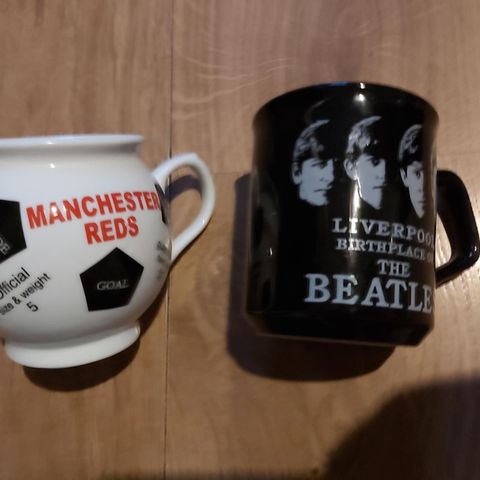 JULEGAVE TIPS. Kopper. Manchester Reds og Liverpool. For The Beatles fans.