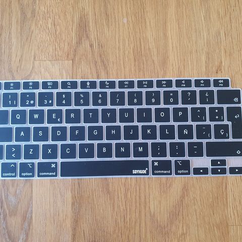 Spansk silikon tastatur for MacBook Air M1 (modell A2337)