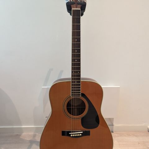 Yamaha FG420a acoustic guitar