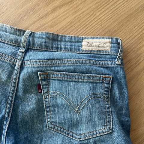 Levis denim shorts pent/lite brukt