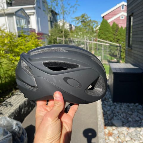 Oakley Aro 5 sykkelhjelm MIPS