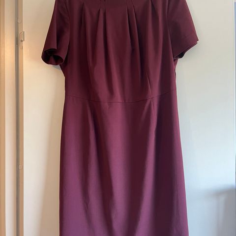 «SAND Copenhagen» kjole. Farge:Burgunder rød