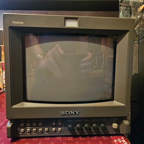 Sony PVM 9L2 vurderes solgt