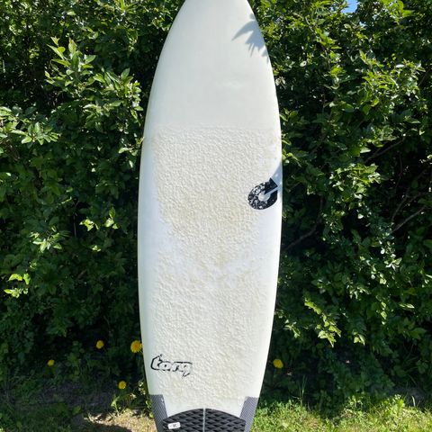 Torq Hybrid surfebrett 6’4 m/finner, bag og leash