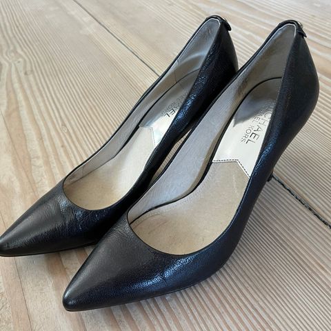 Høyhælte sko/pumps fra Michael Kors str 38/7,5