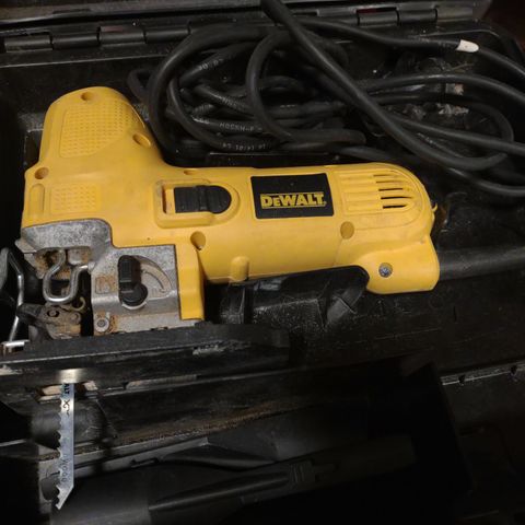 DeWalt stikksag