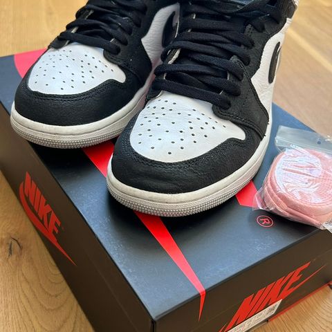 Jordan 1 Retro High OG Bleached Coral