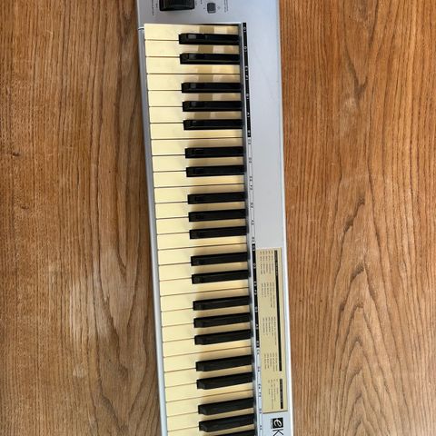 E-keys 49 keyboard med USB inngang