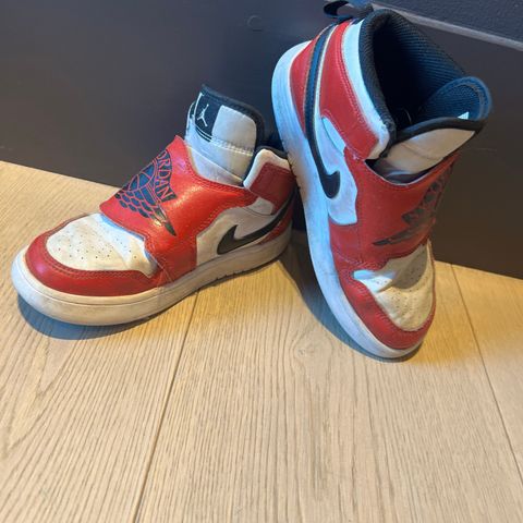 SkyJordan unisex str EUR 33,5